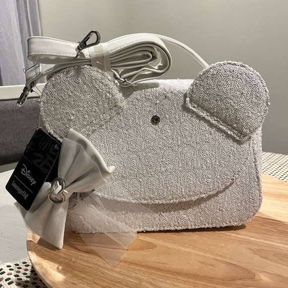 Loungefly Disney Minnie Mouse Sequin
Wedding Crossbody Bag , New With Tags - Picture 3 of 3